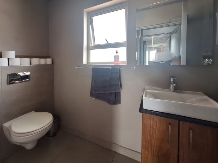 To Let commercial Property for Rent in Melodie North West